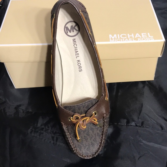 Michael Kors shoes size 9 - Picture 2 of 2
